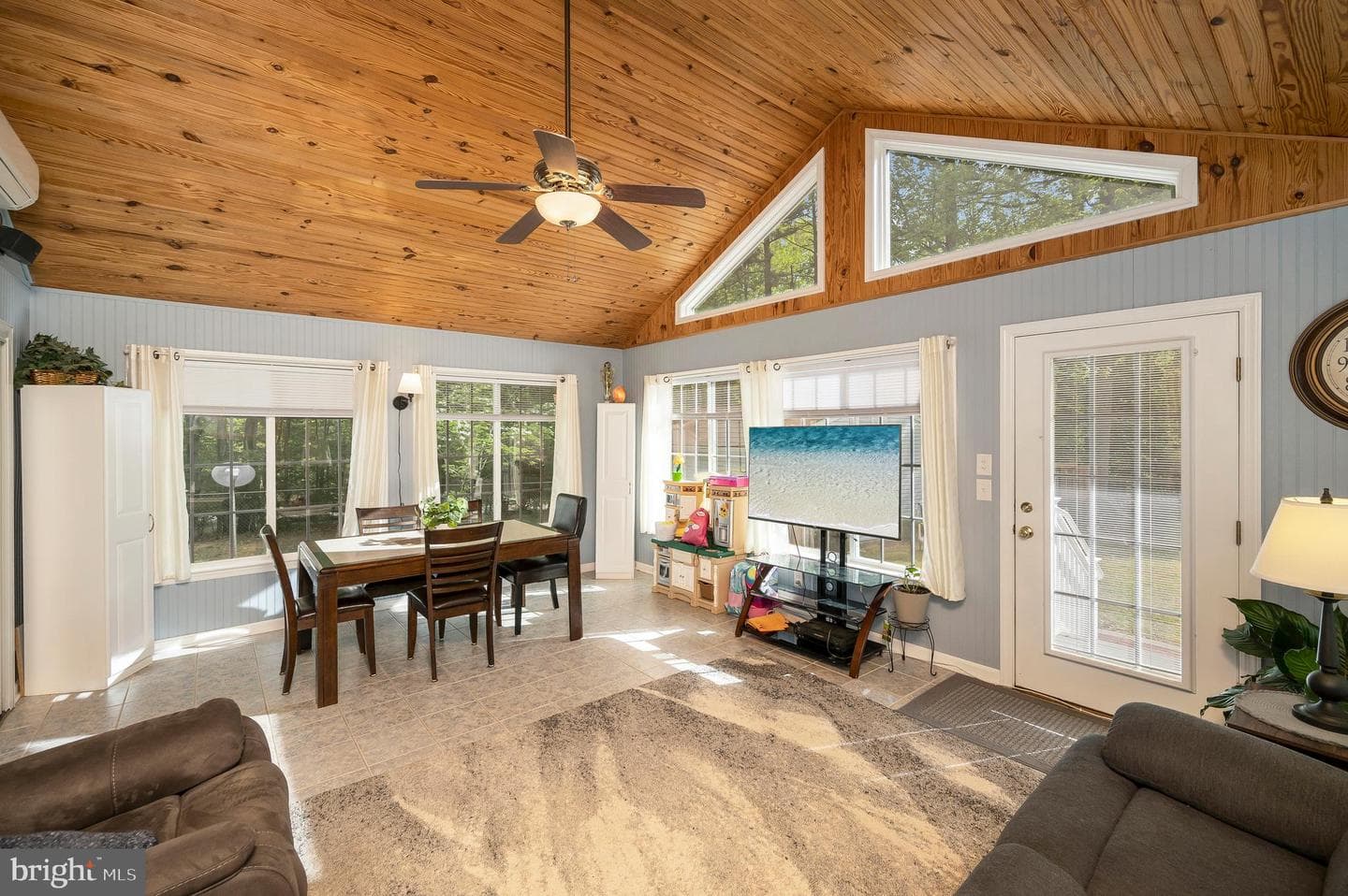 8447 Clare Street photo 23
