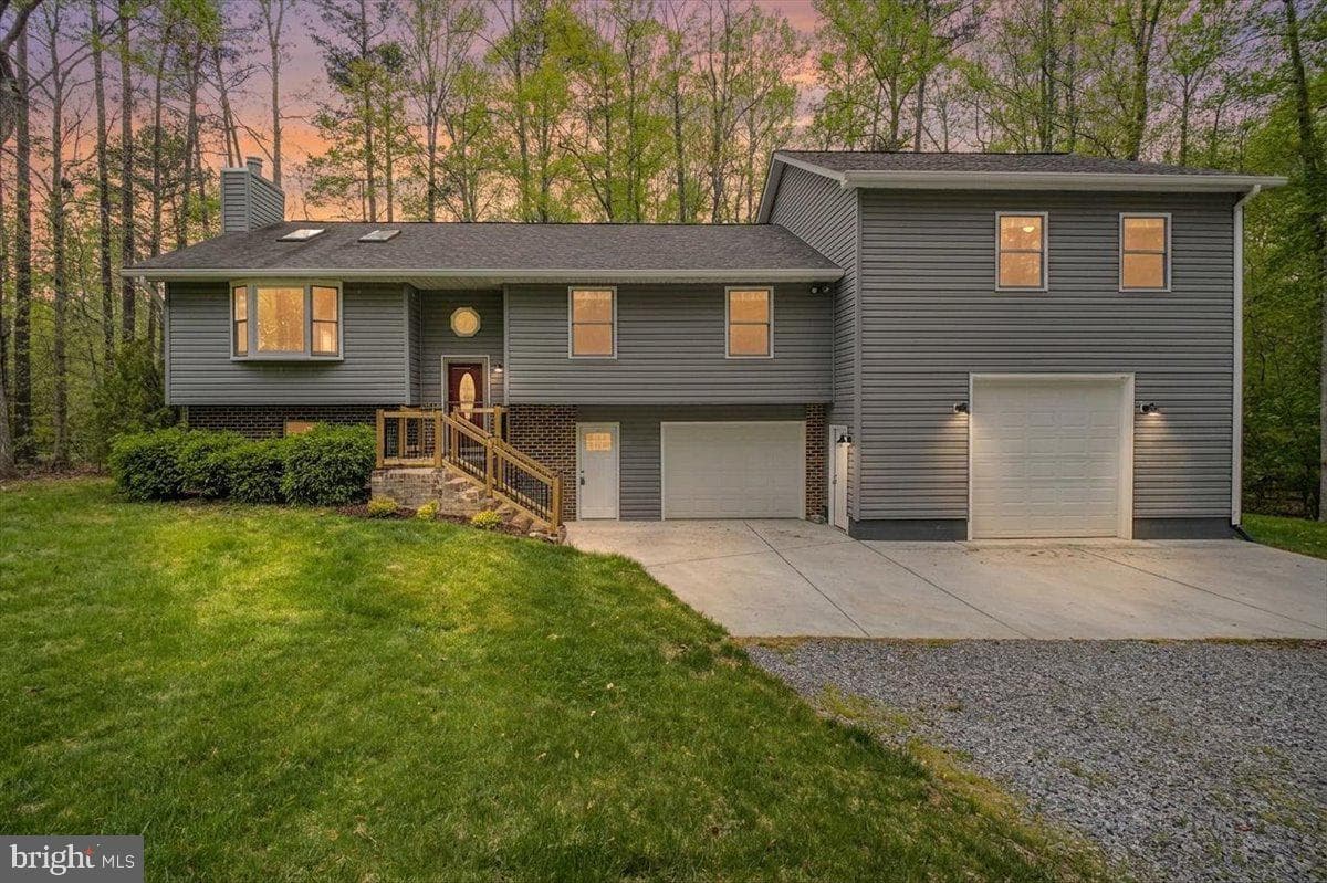 10464 Eisenhower Drive