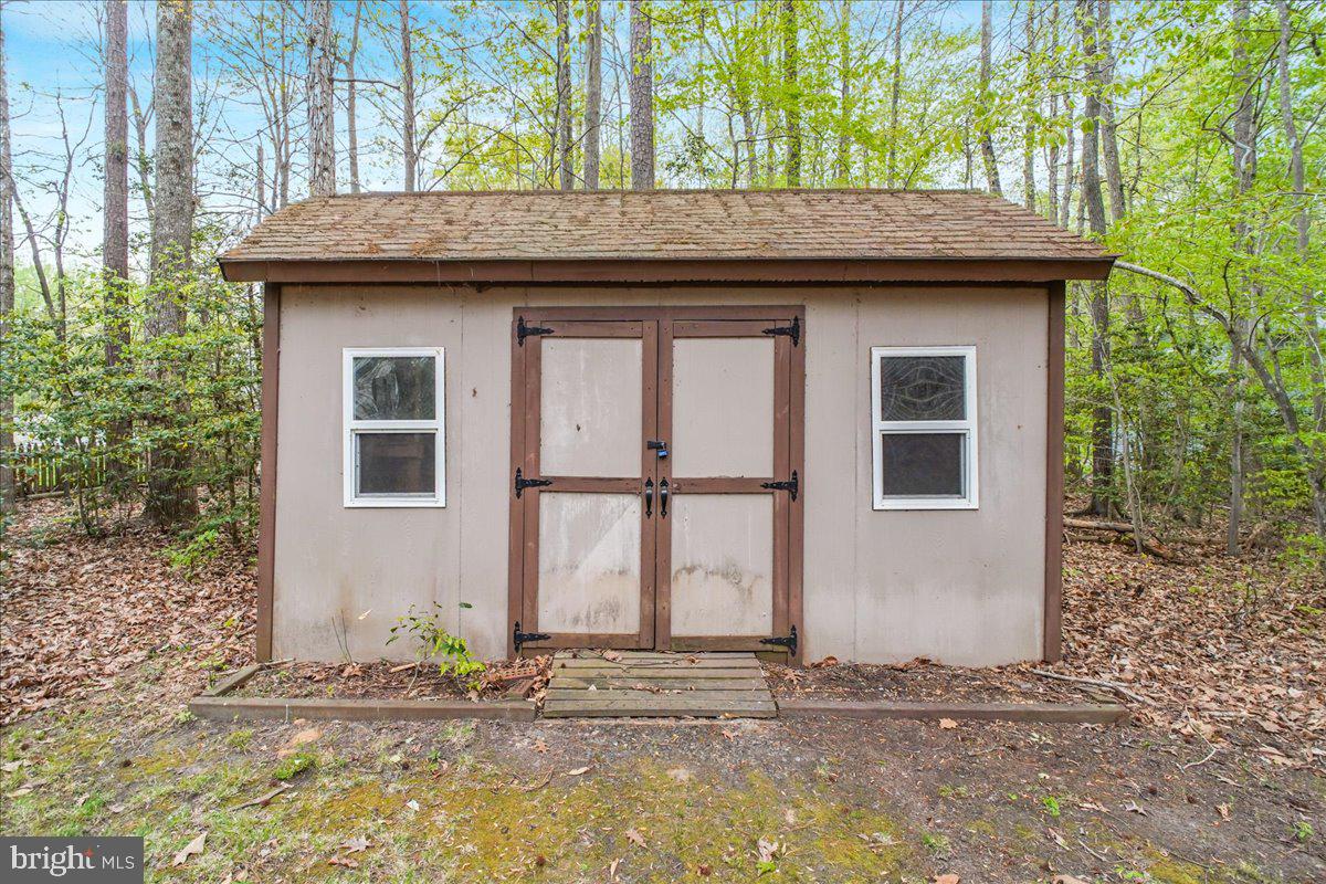 10464 Eisenhower Drive photo 54