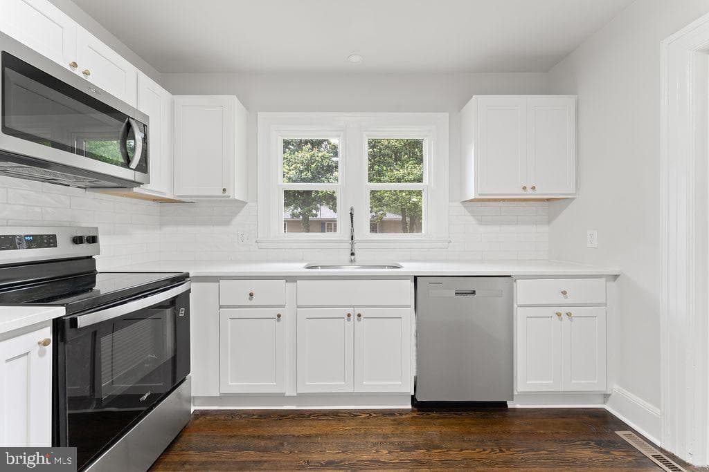 10221 Dahlgren Road photo 9
