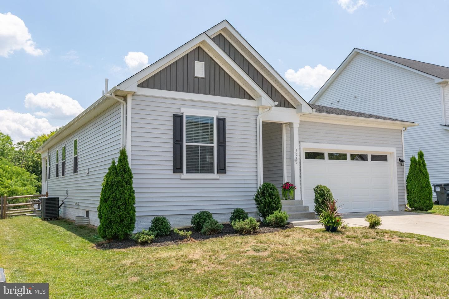 7080 Steamboat Ct photo 4