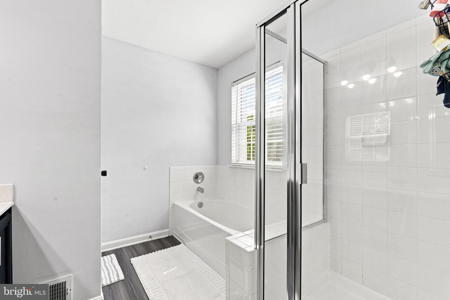 5200 Drakes Court photo 23