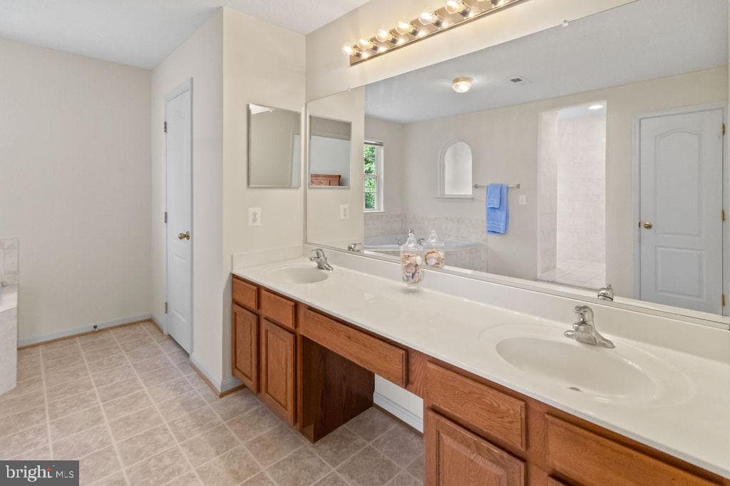 17088 Windward Lane photo 35