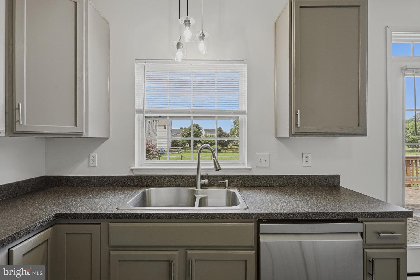 11804 Fullers Lane photo 9