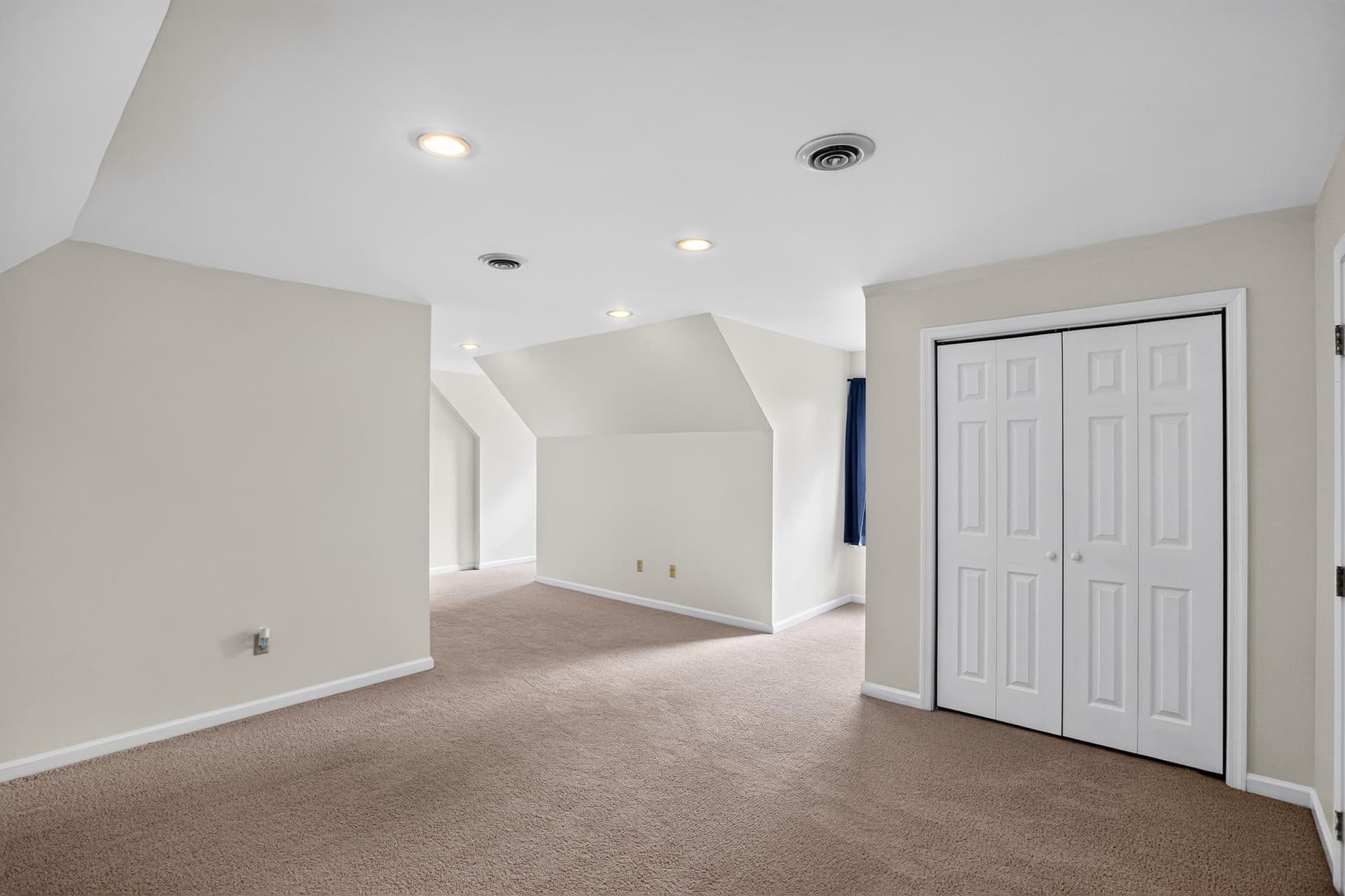 16965 Village Lane photo 15