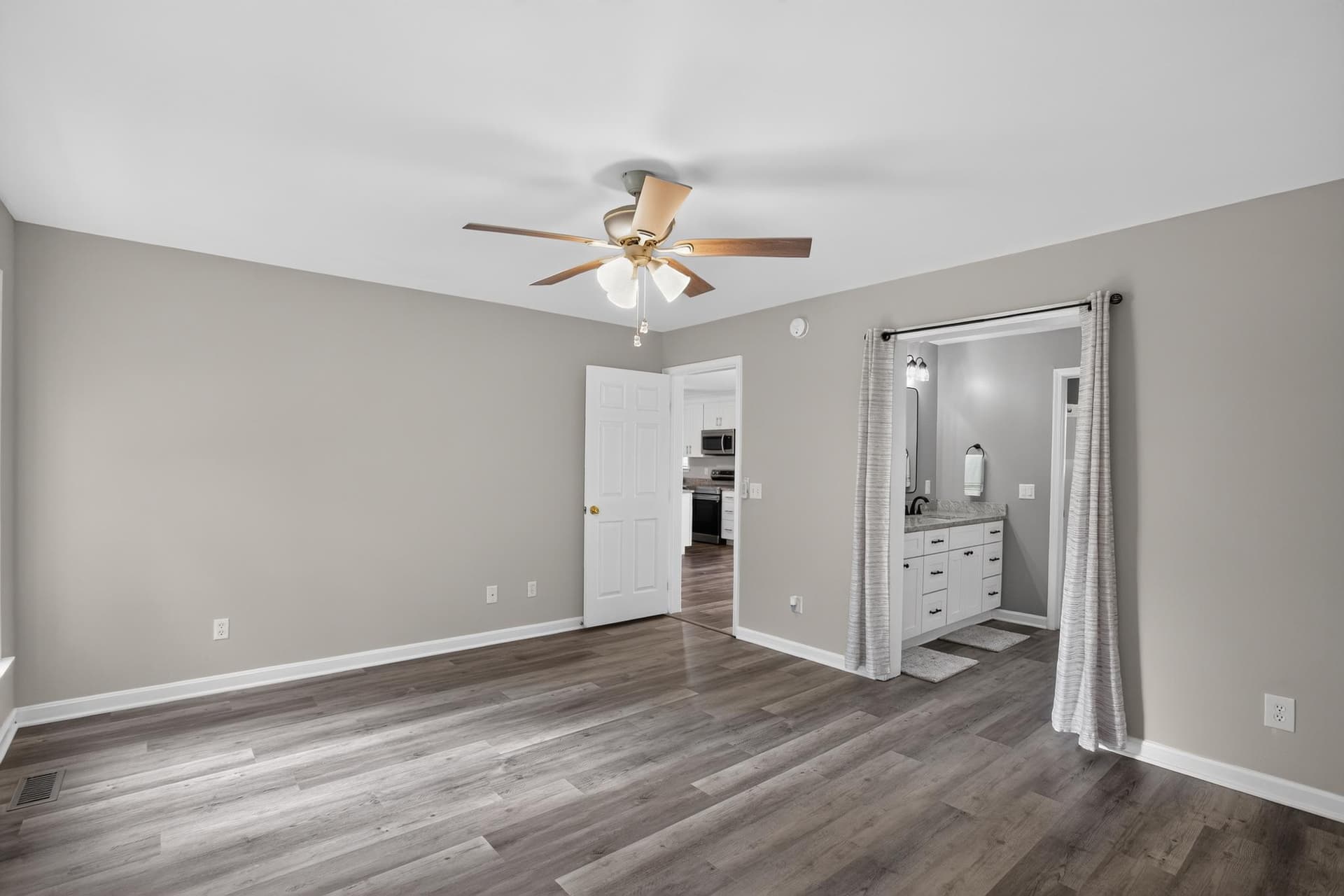 16965 Village Lane photo 9
