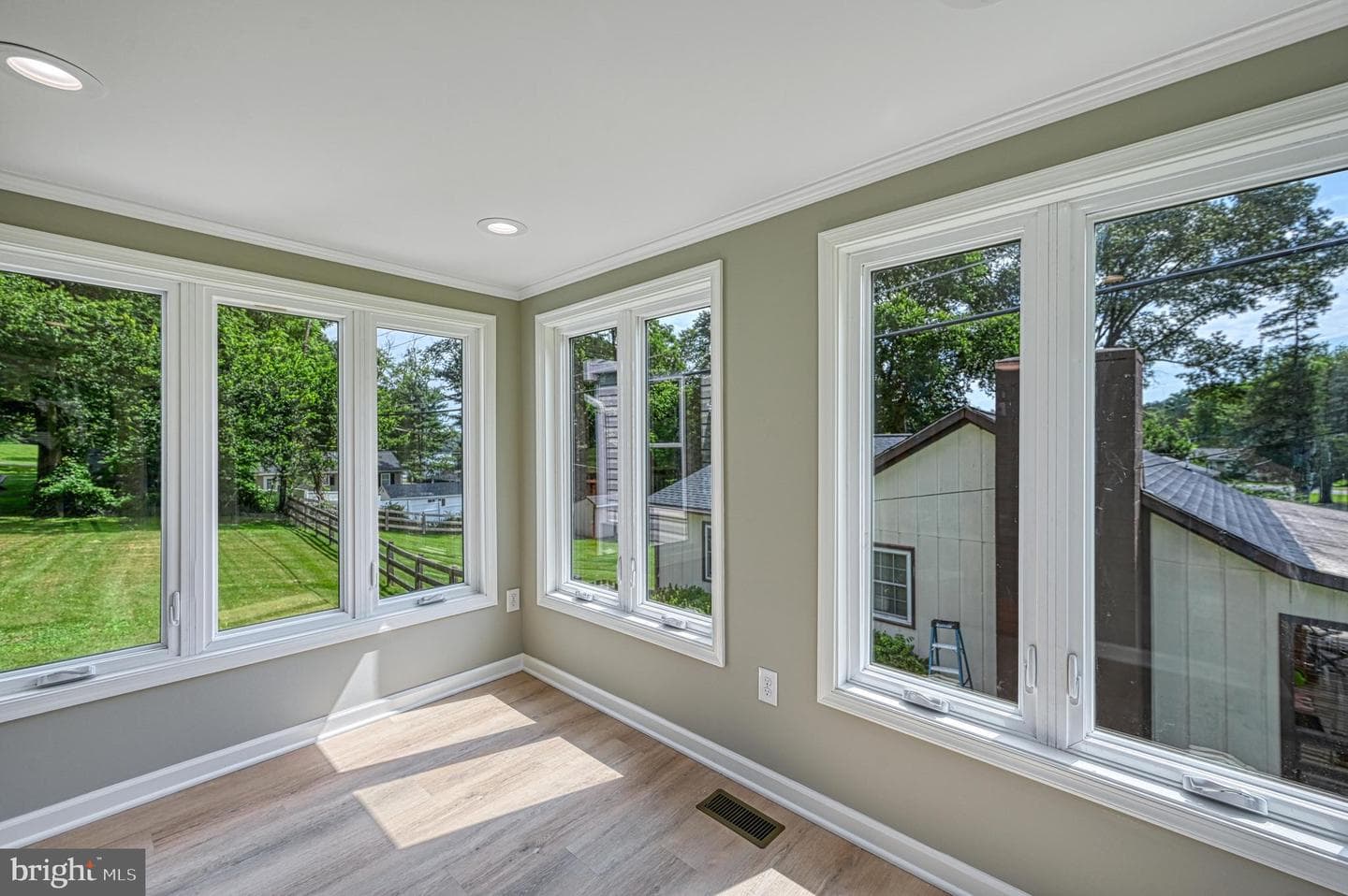 309 Ellis Drive photo 20