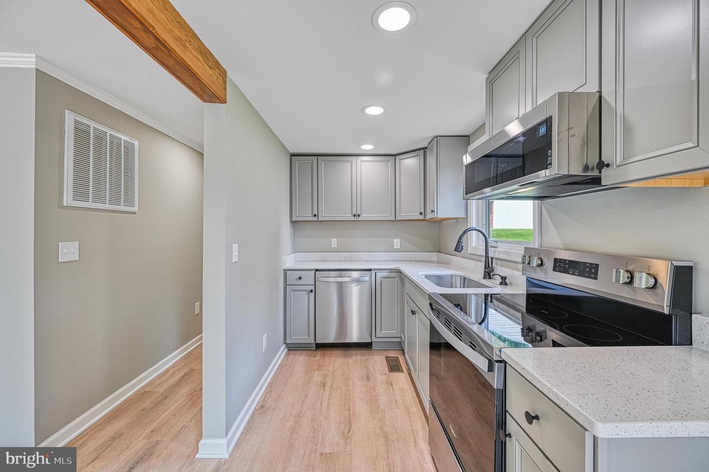 309 Ellis Drive photo 22