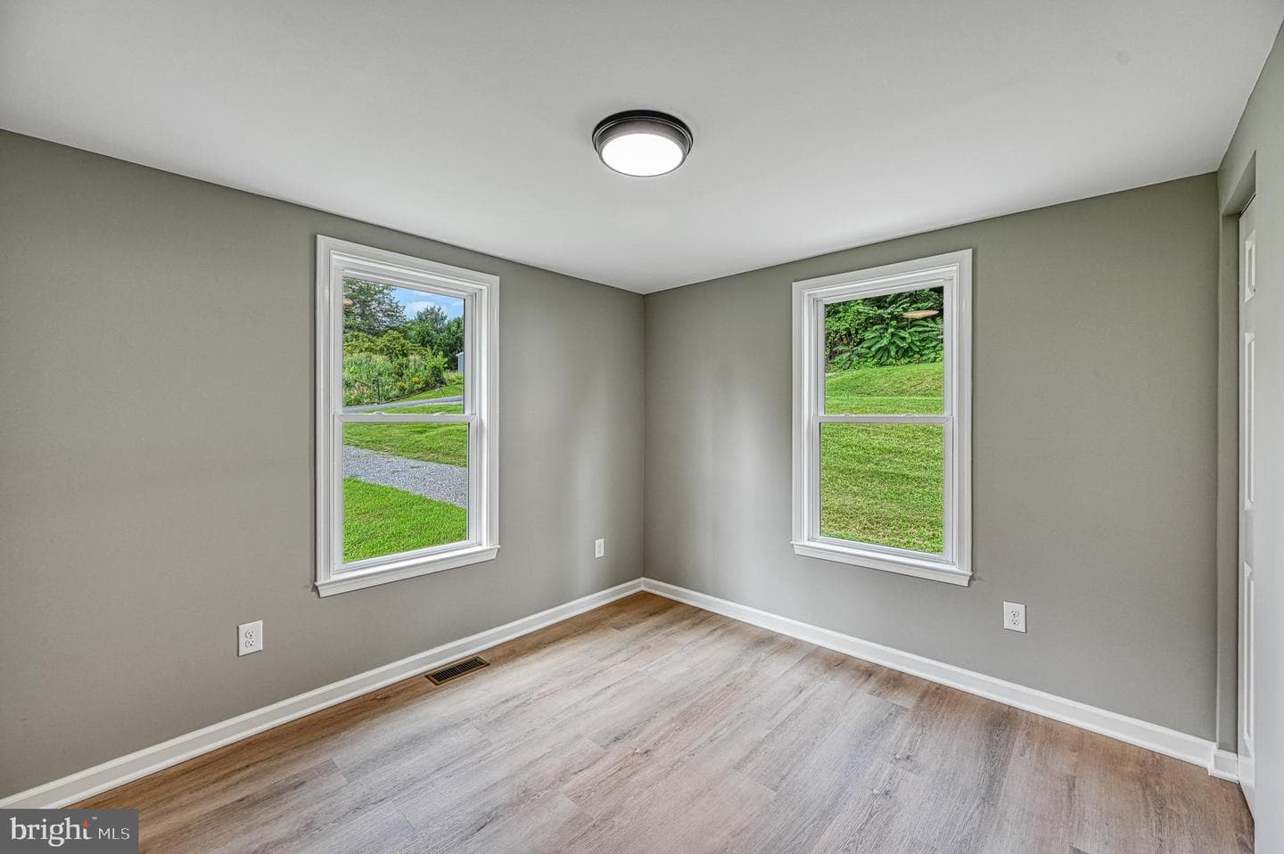309 Ellis Drive photo 30