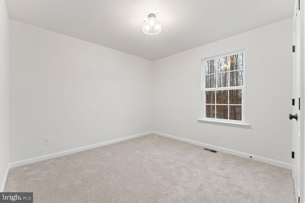 145 Everett Lane photo 19