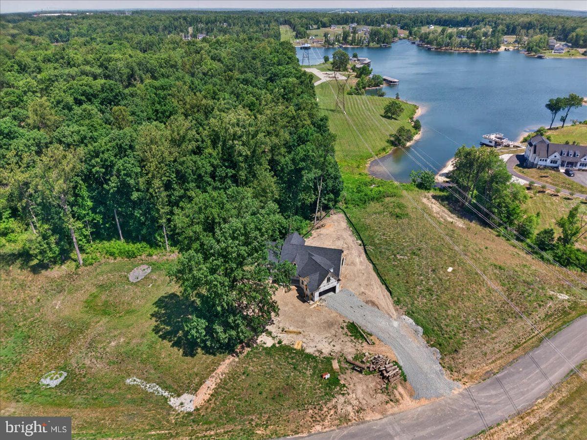 208 Anderson Way photo 3