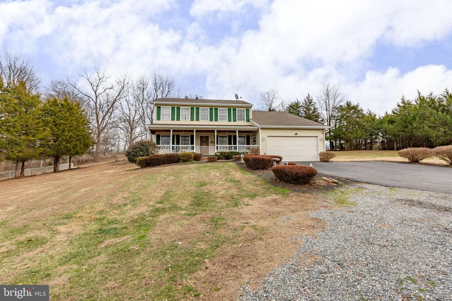 546 Palomino Drive photo 2