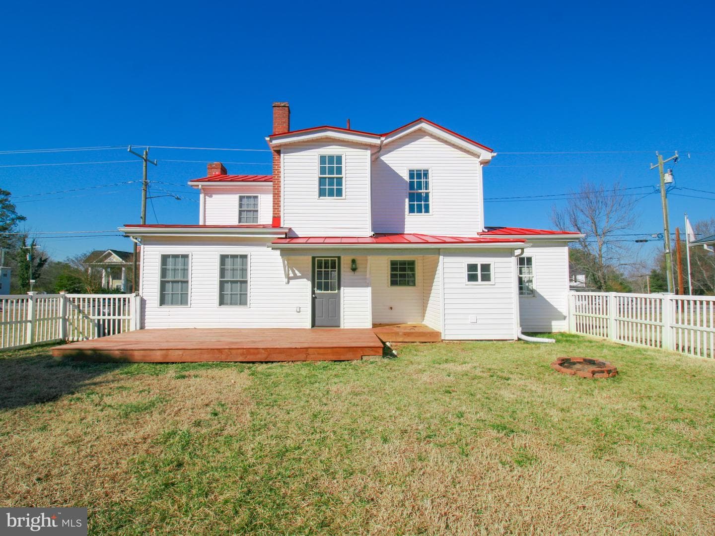 324 Mineral Avenue photo 2