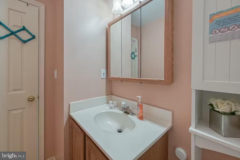 68 Emma Jane Lane photo 34