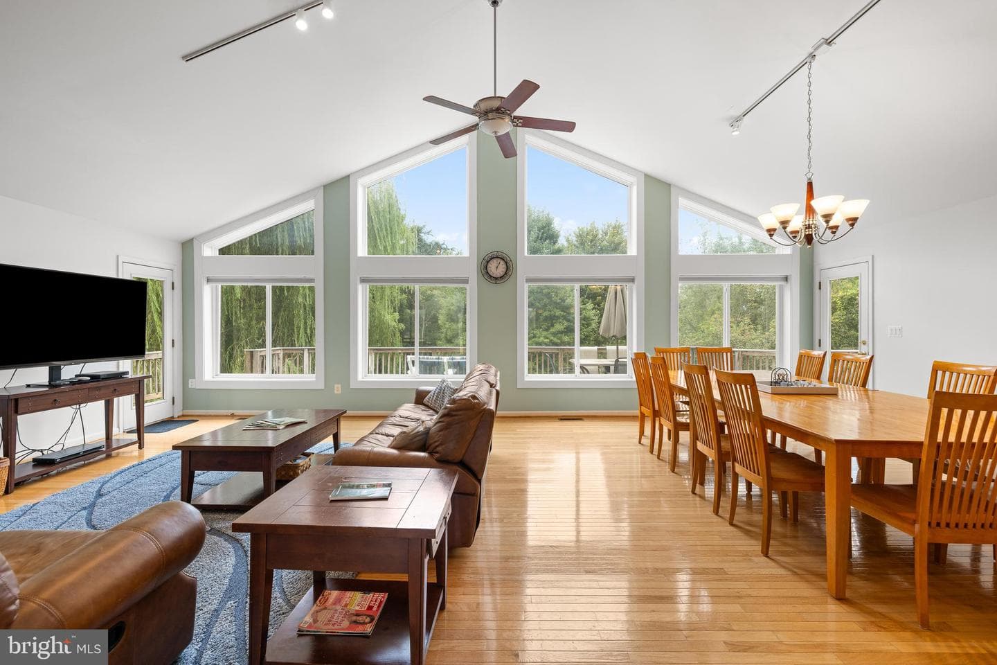 125 Lake Ct. photo 9