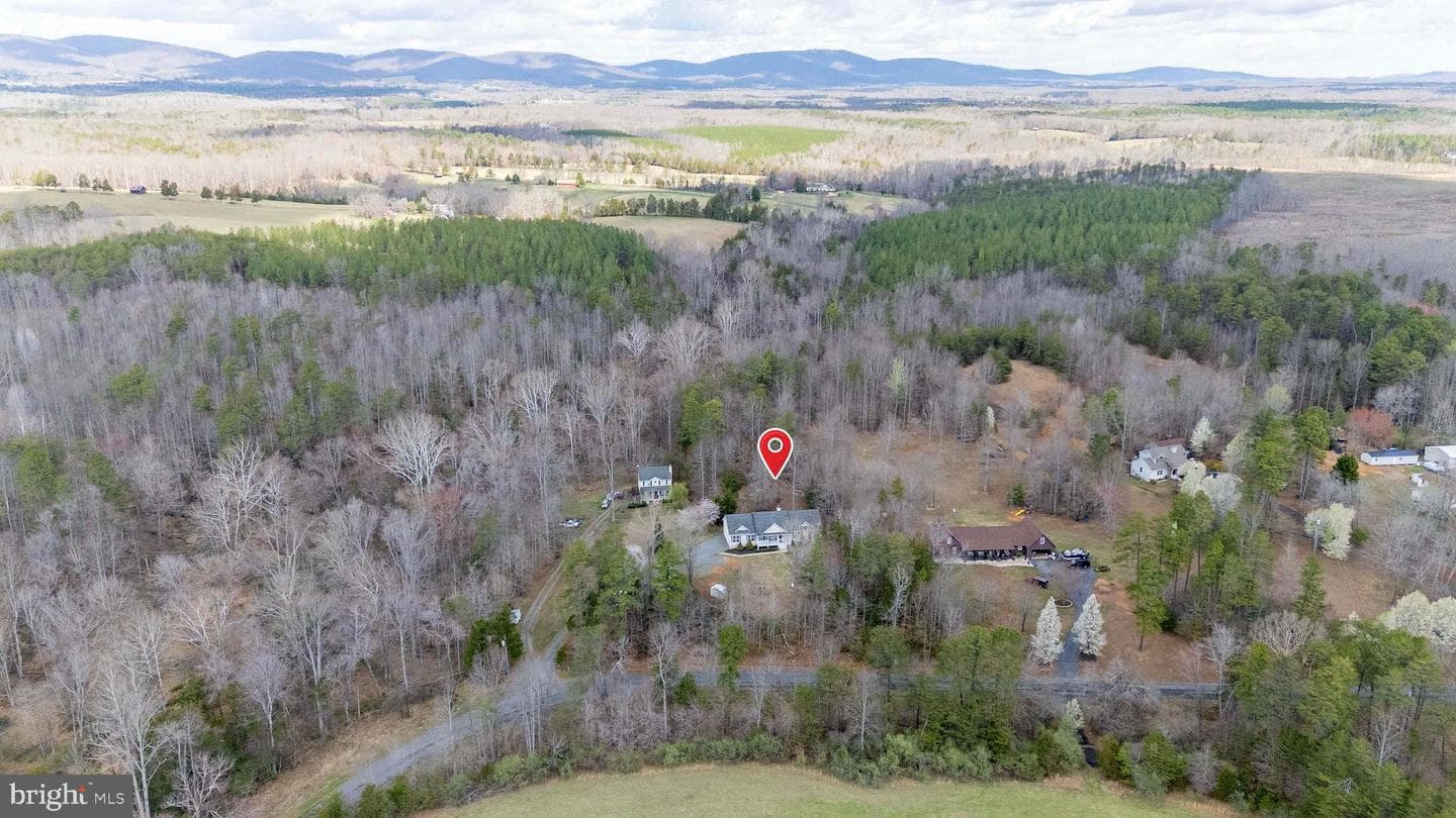 2203 Campbell Road photo 2