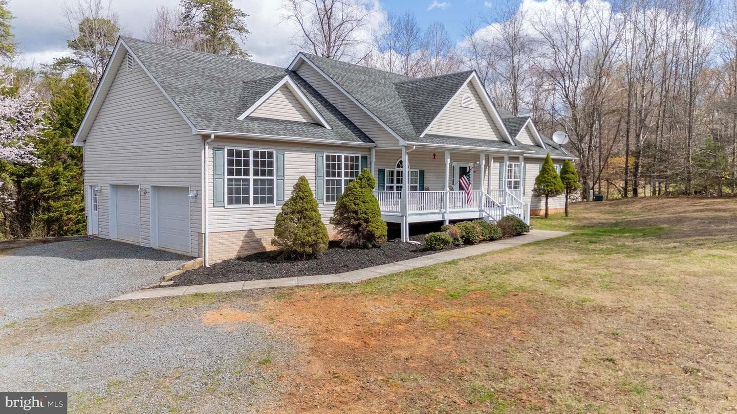 2203 Campbell Road photo 4