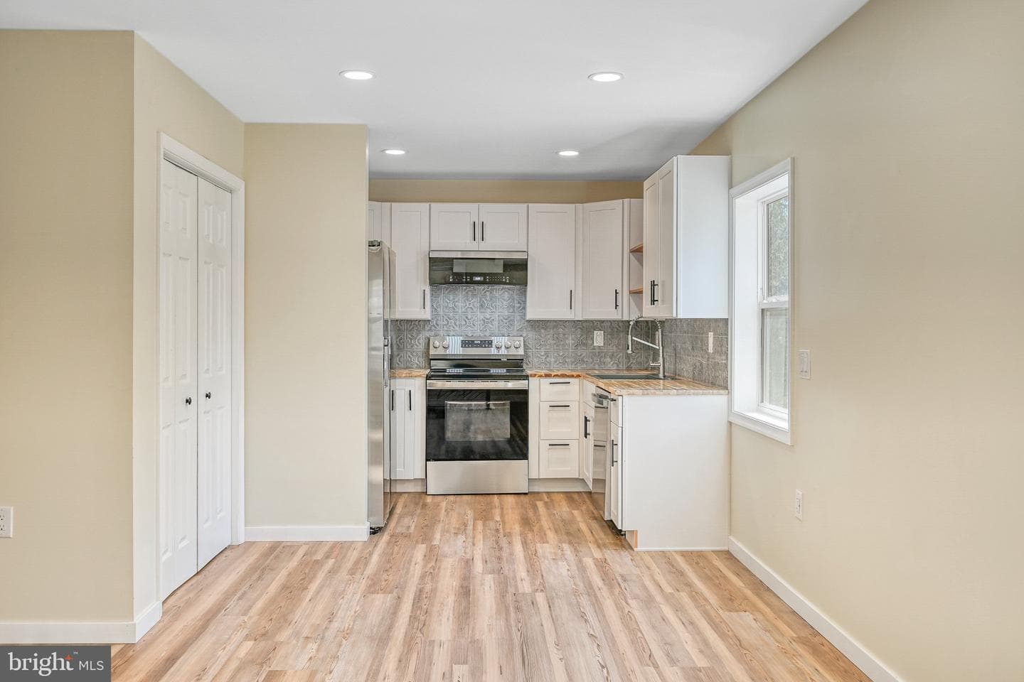 259 Redbud Drive photo 5