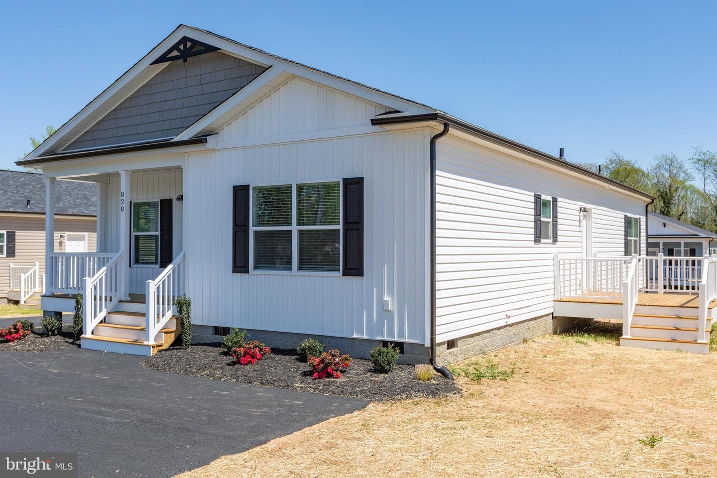 820 Mineral Avenue photo 3