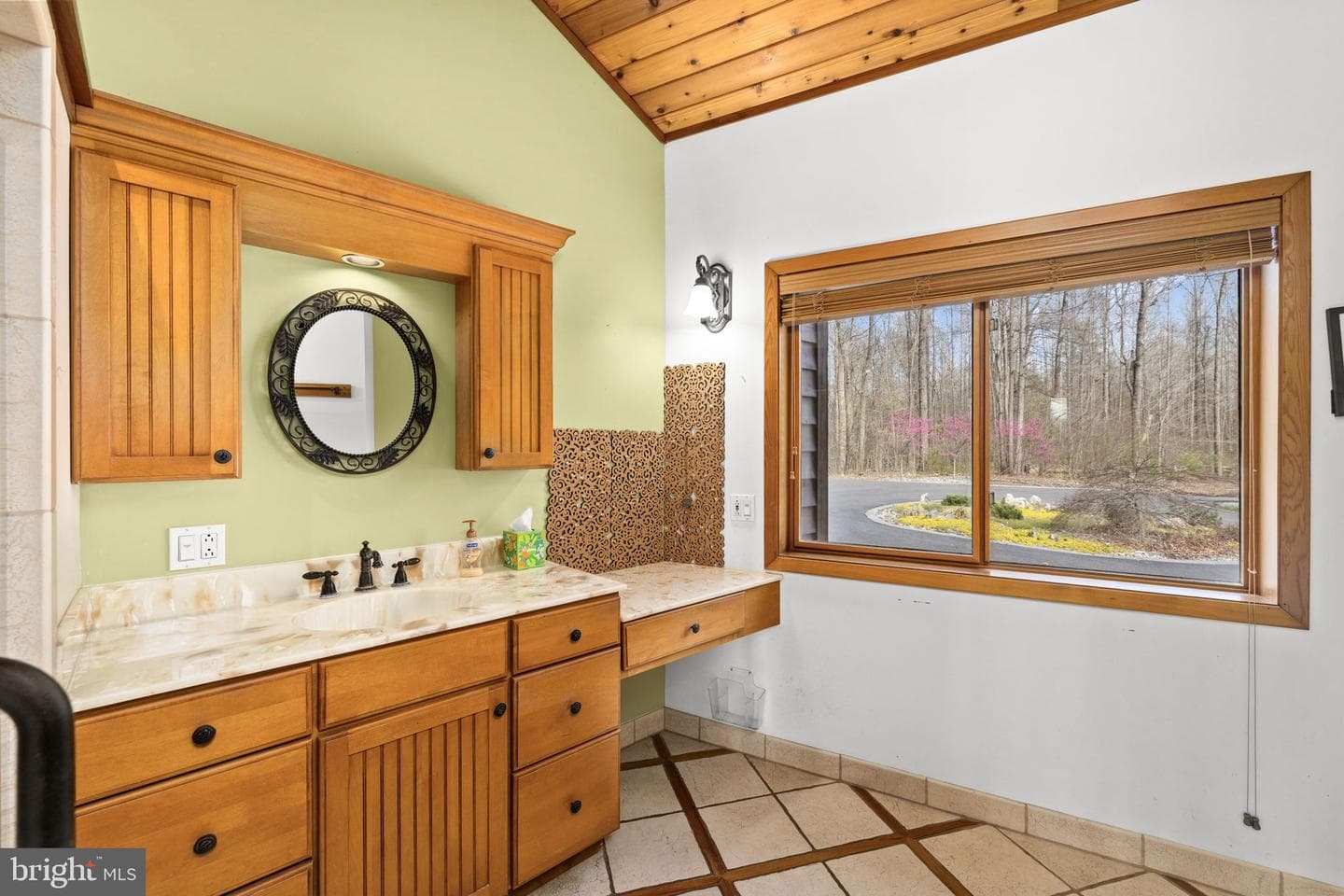 374 Sorbie Lane photo 38