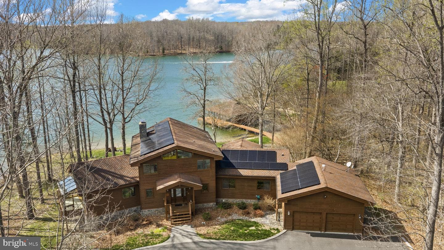 374 Sorbie Lane photo 4