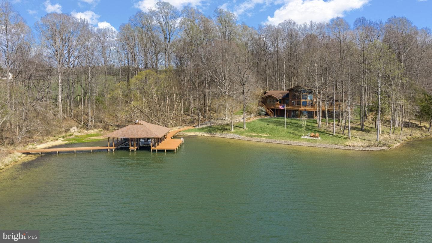 374 Sorbie Lane photo 6
