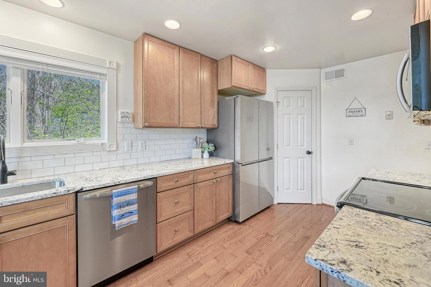 845 Elnor Road photo 11