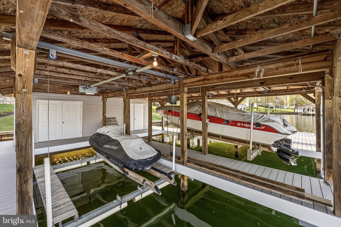 544 Ark Avenue photo 12