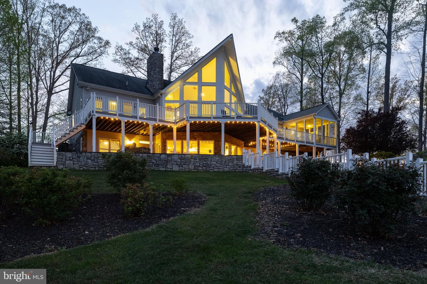 544 Ark Avenue photo 6
