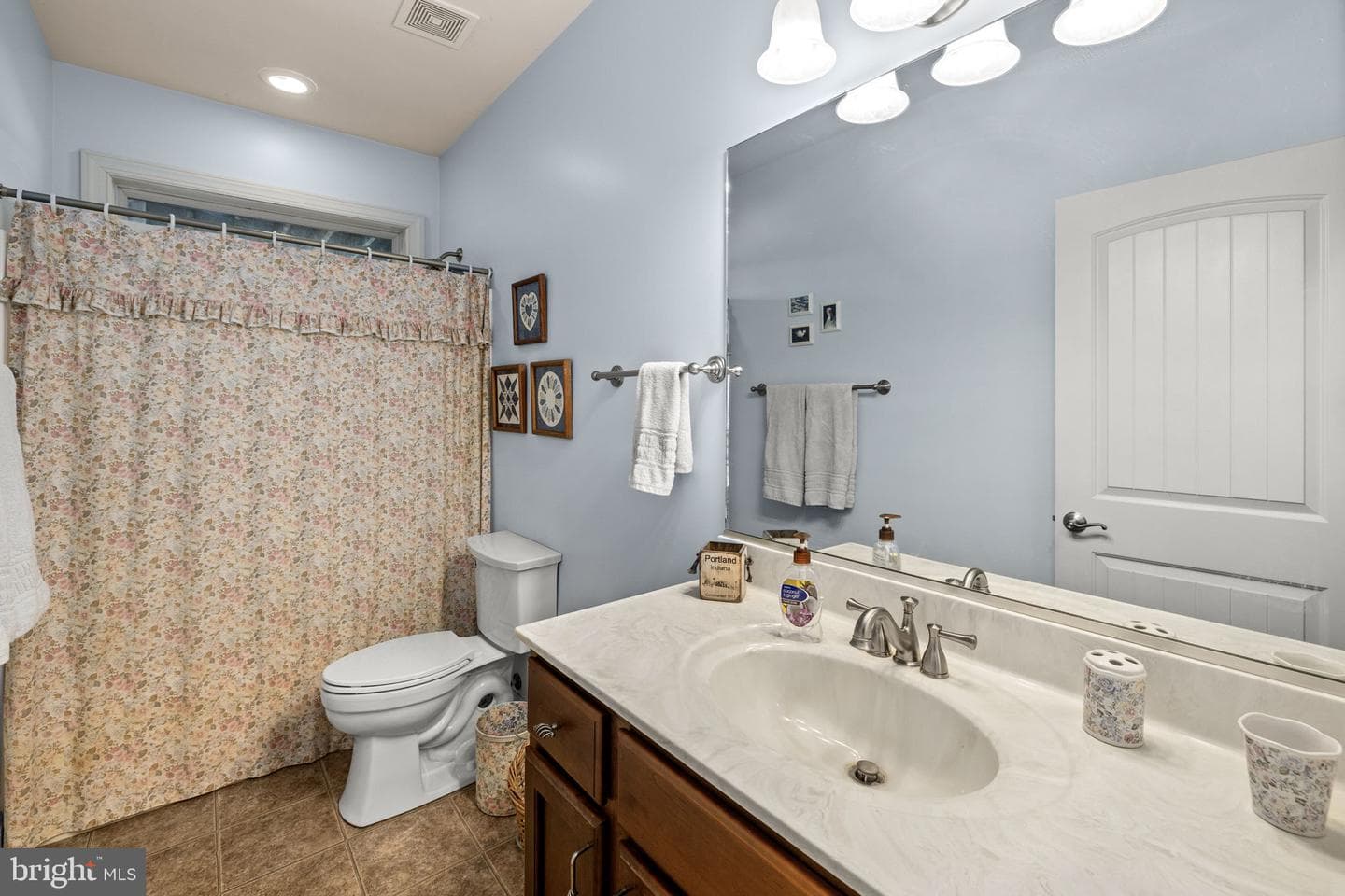 544 Ark Avenue photo 69
