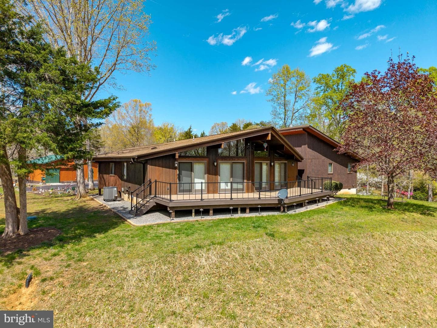 109 White Oak Drive photo 3