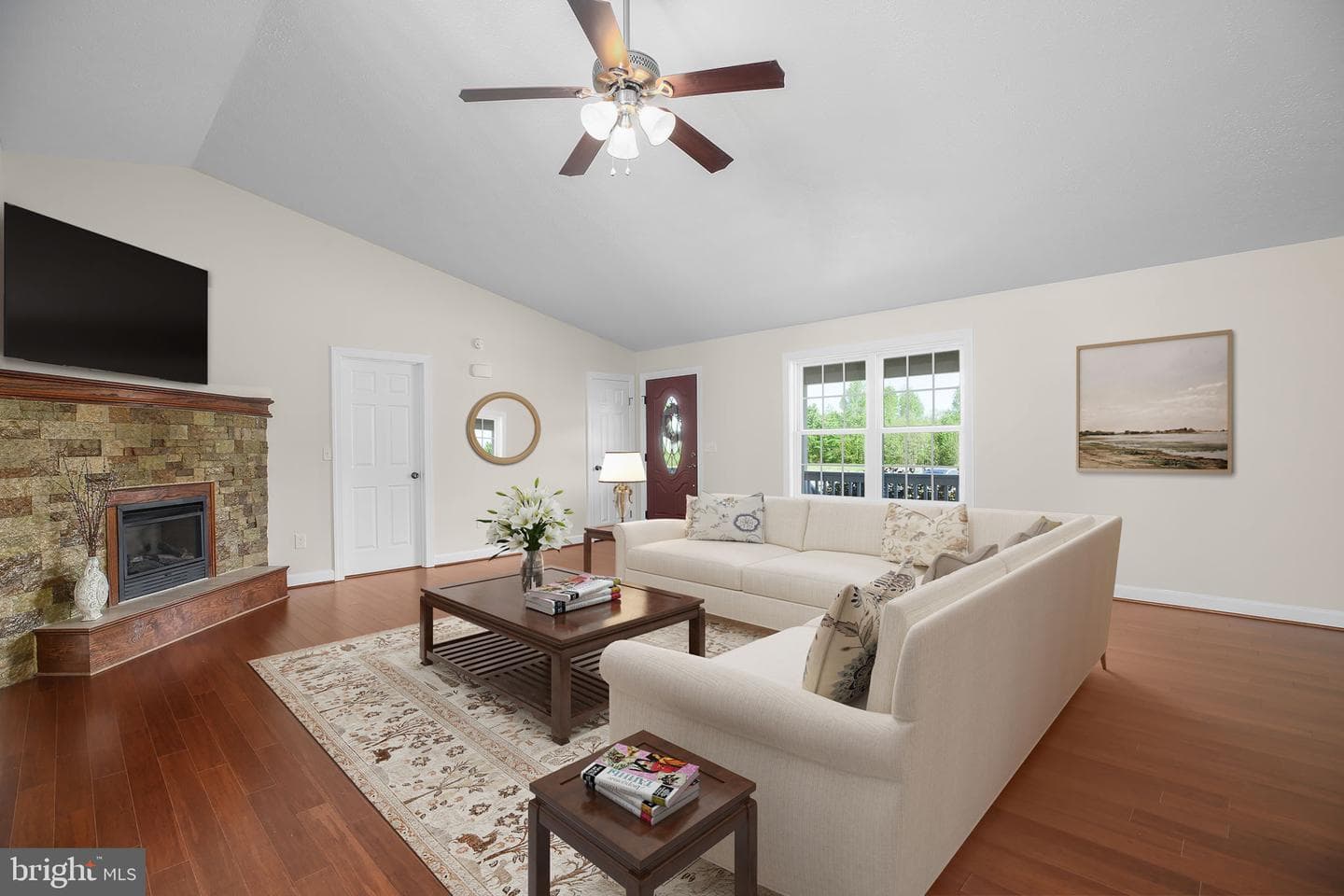 33 Austin Way photo 3