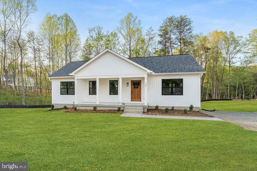 729 Vawter Corner Road, Louisa