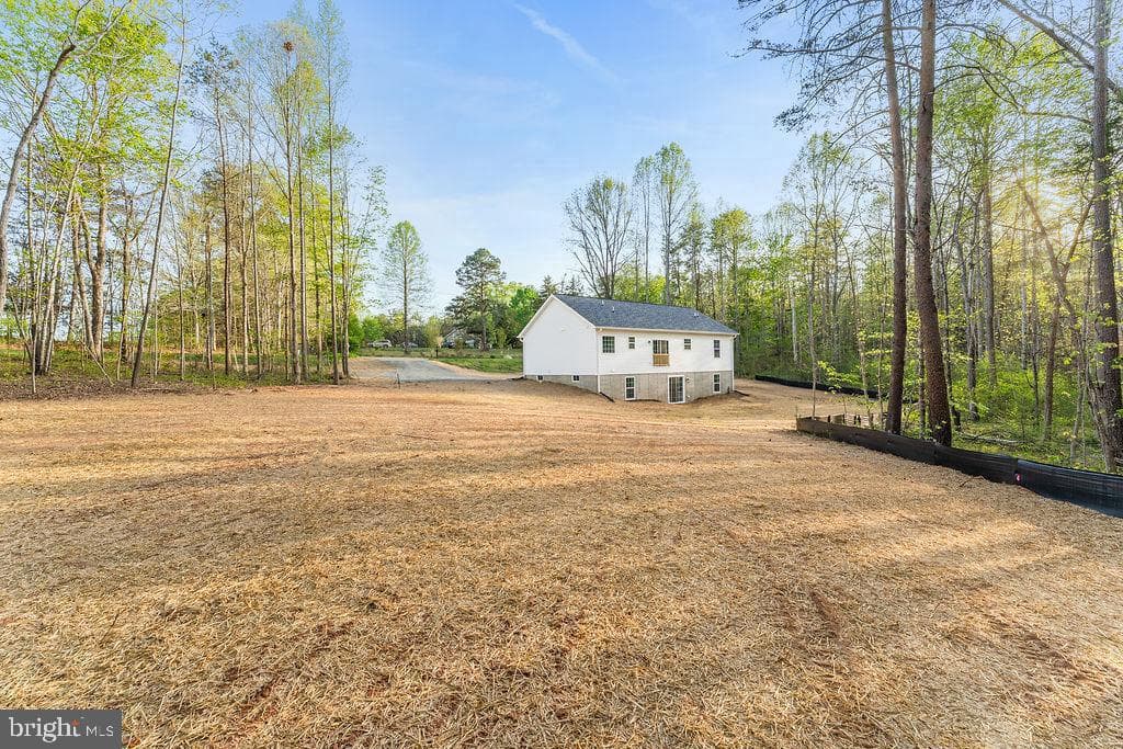 729 Vawter Corner Road, Louisa