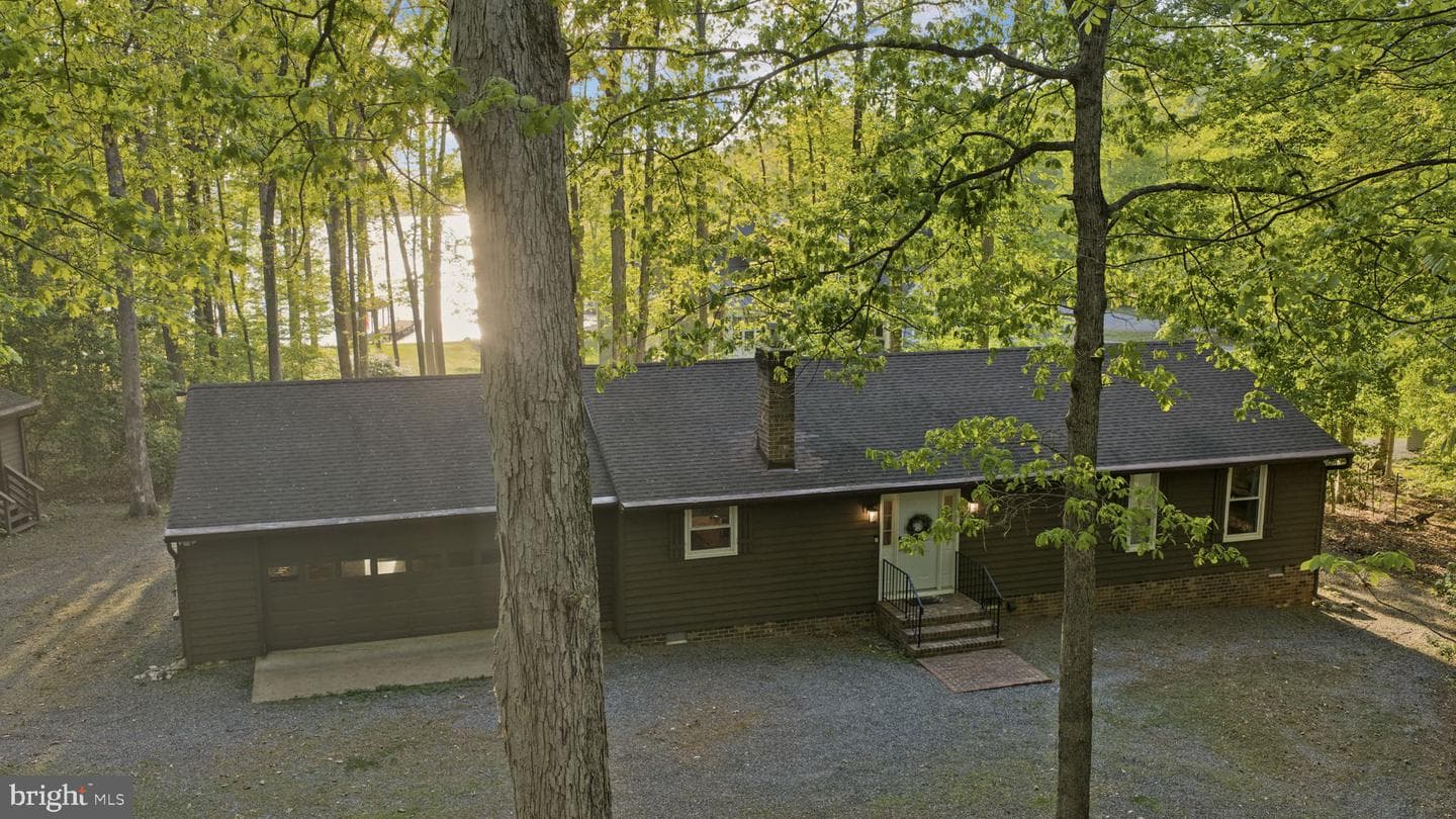 154 Becky Court photo 3