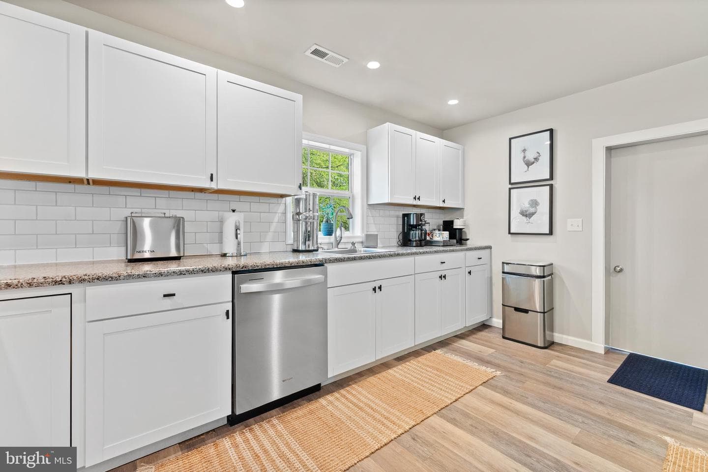 18634 Louisa Rd photo 7