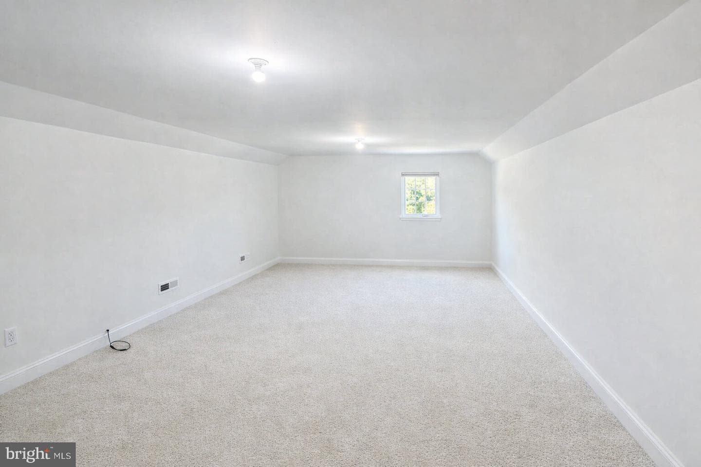 199 Gibson St photo 36