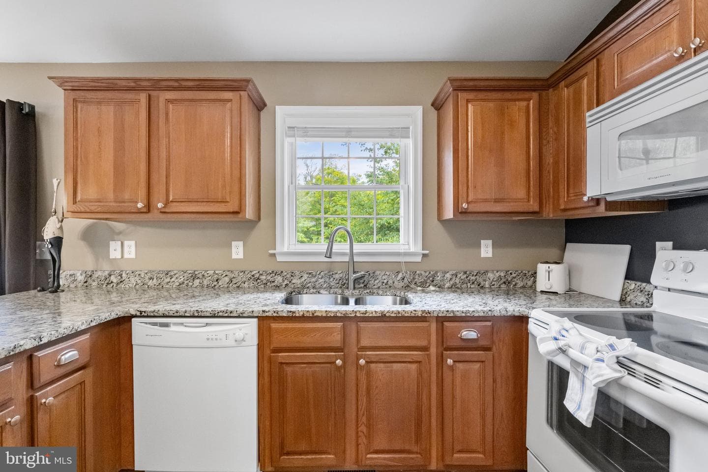 431 Wilson Street photo 12