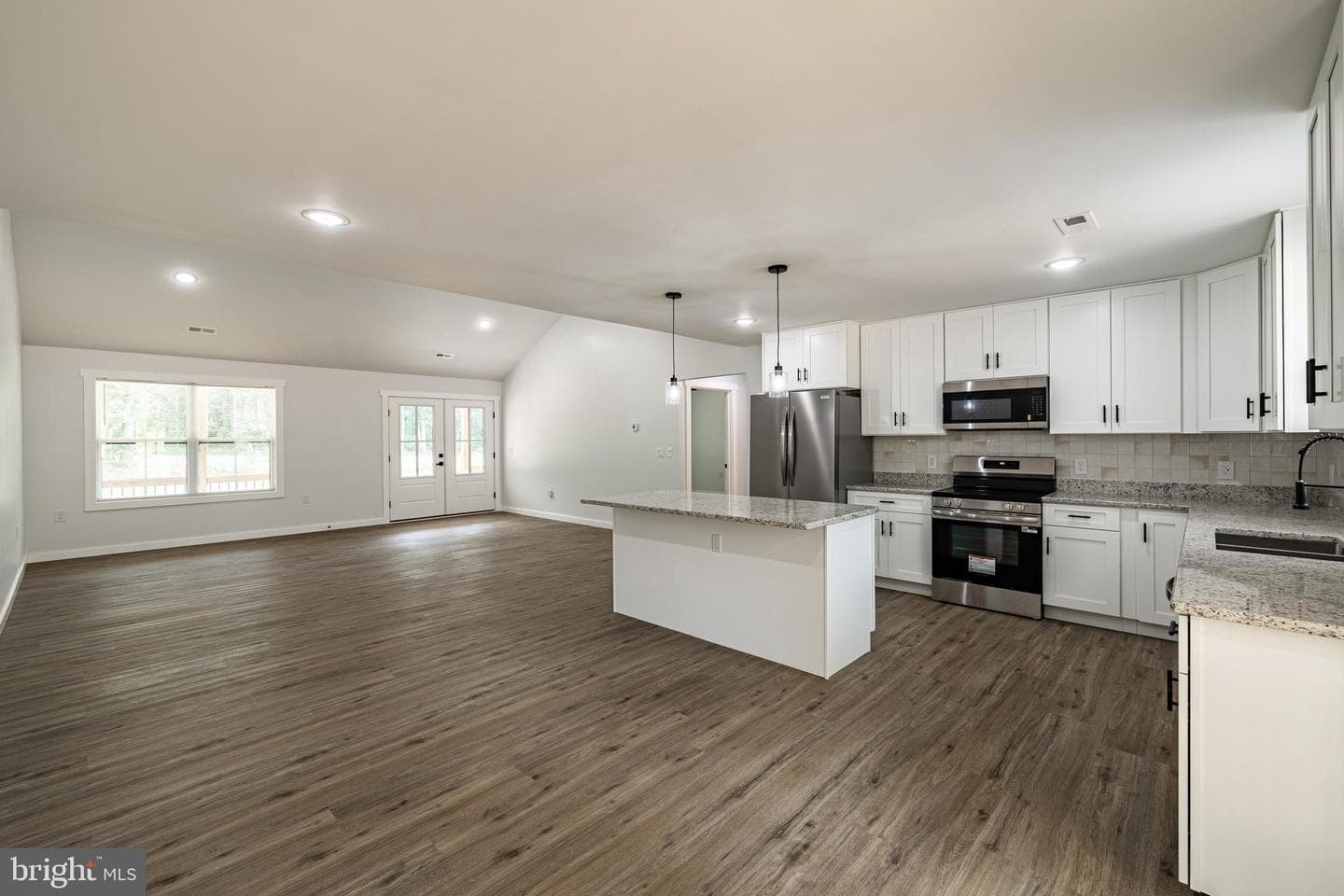 16061 Jefferson Highway photo 13