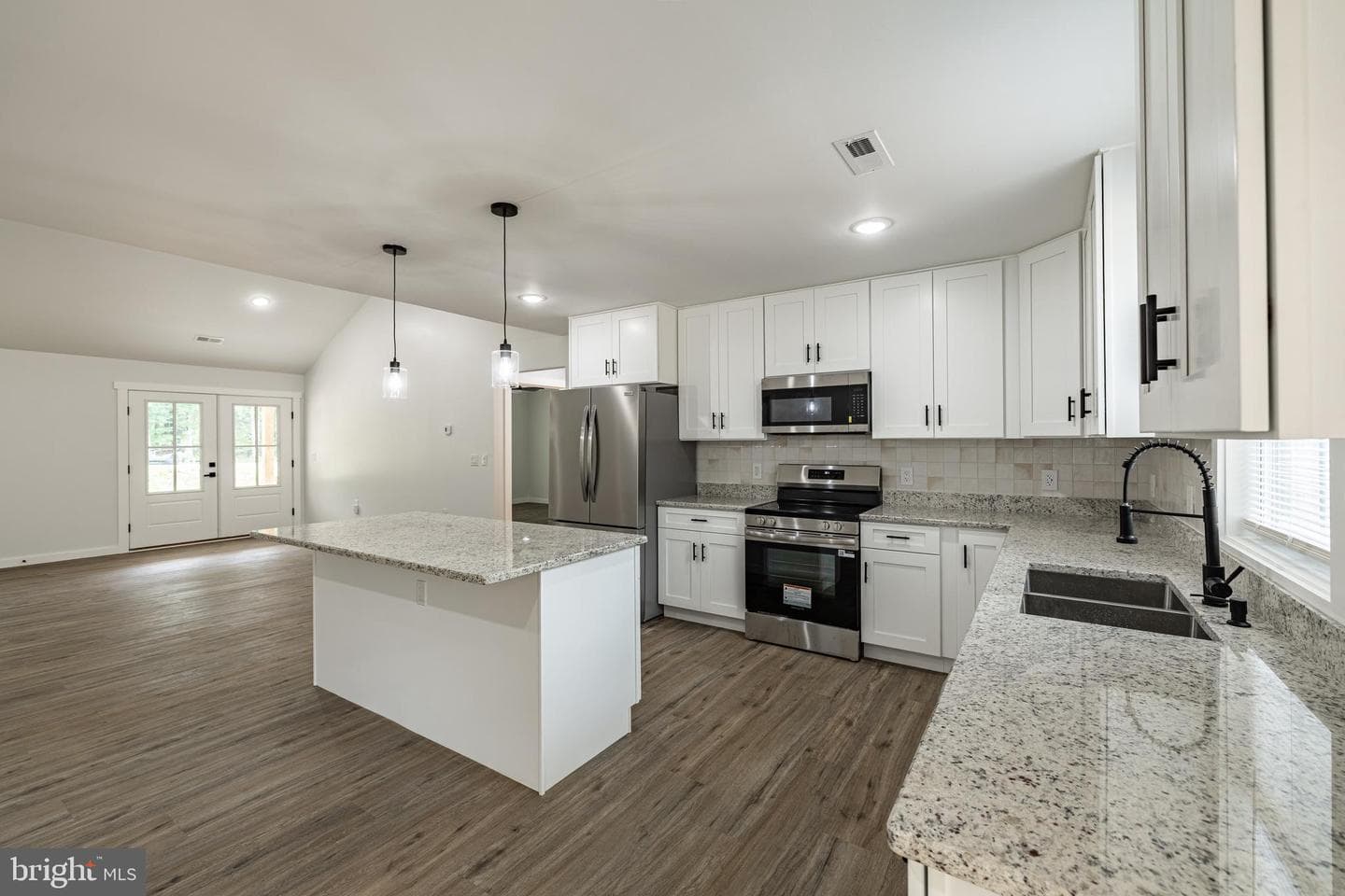 16061 Jefferson Highway photo 14