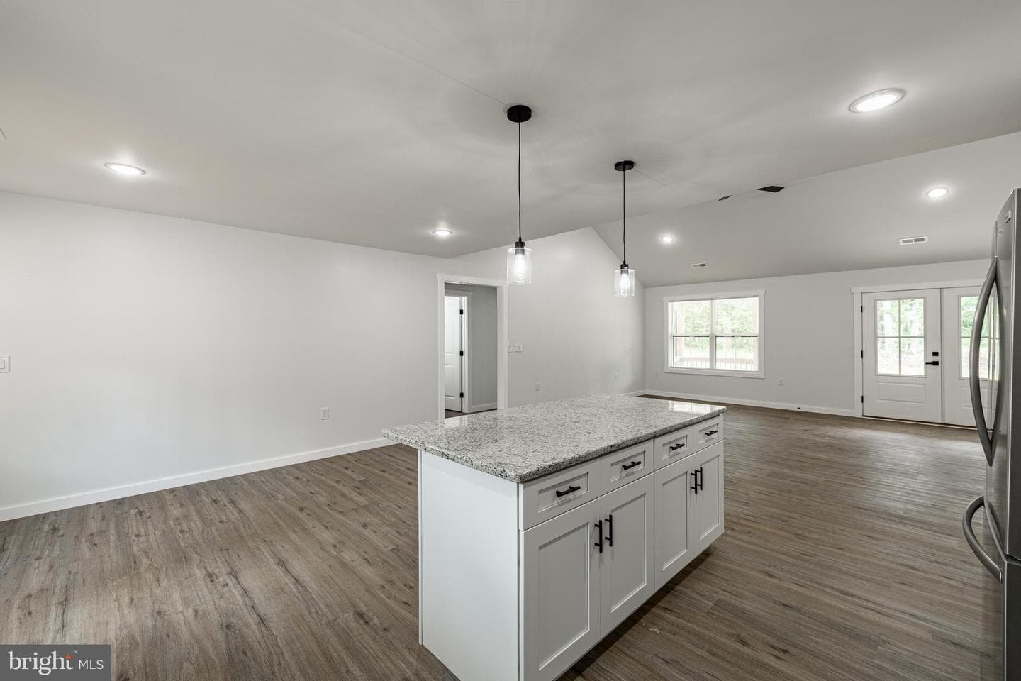 16061 Jefferson Highway photo 17