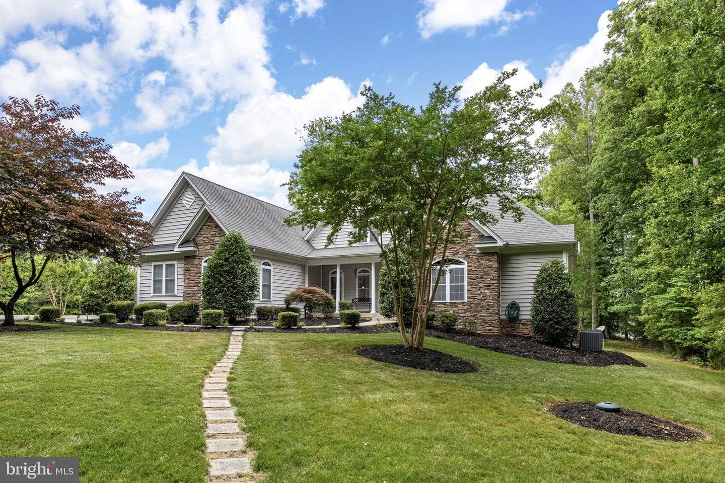 126 Village Dr photo 20
