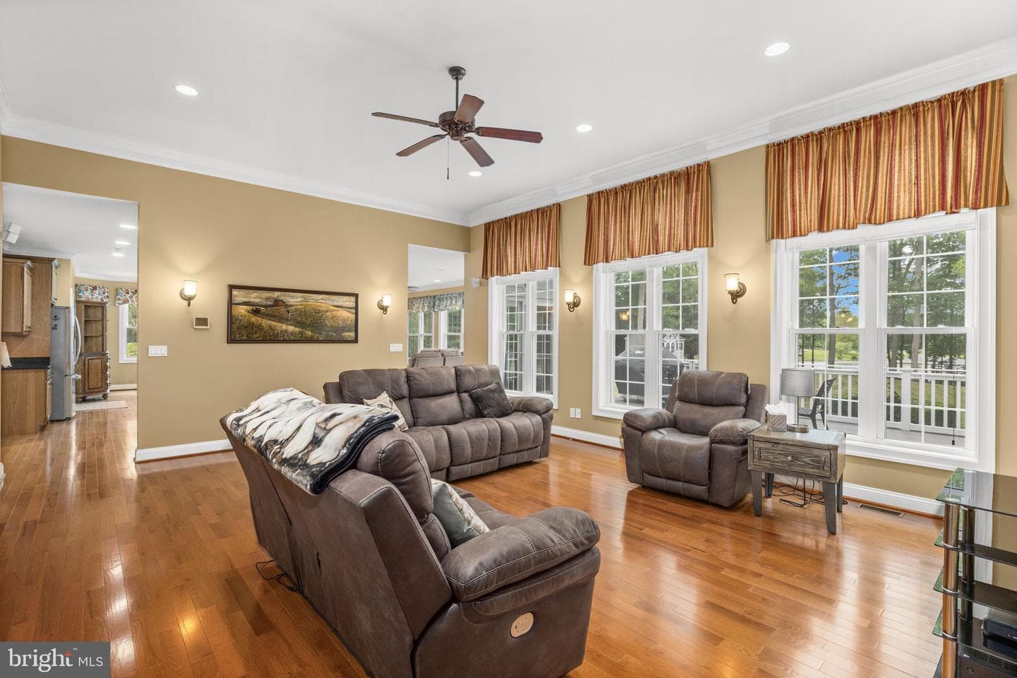126 Village Dr photo 24