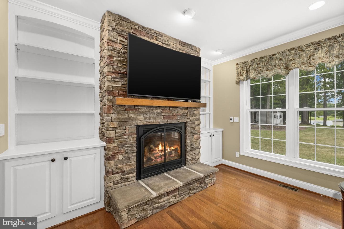 126 Village Dr photo 28