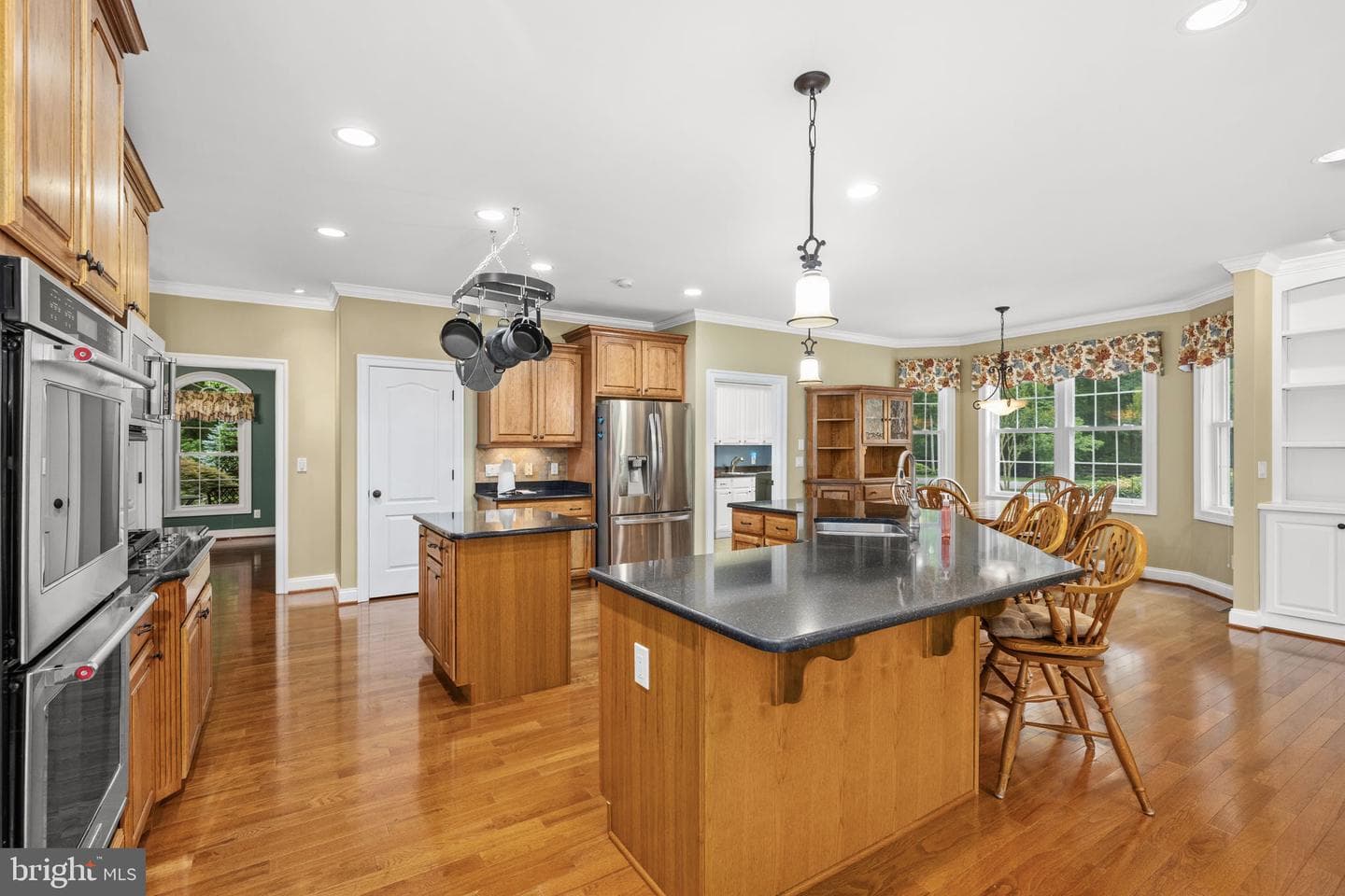 126 Village Dr photo 29