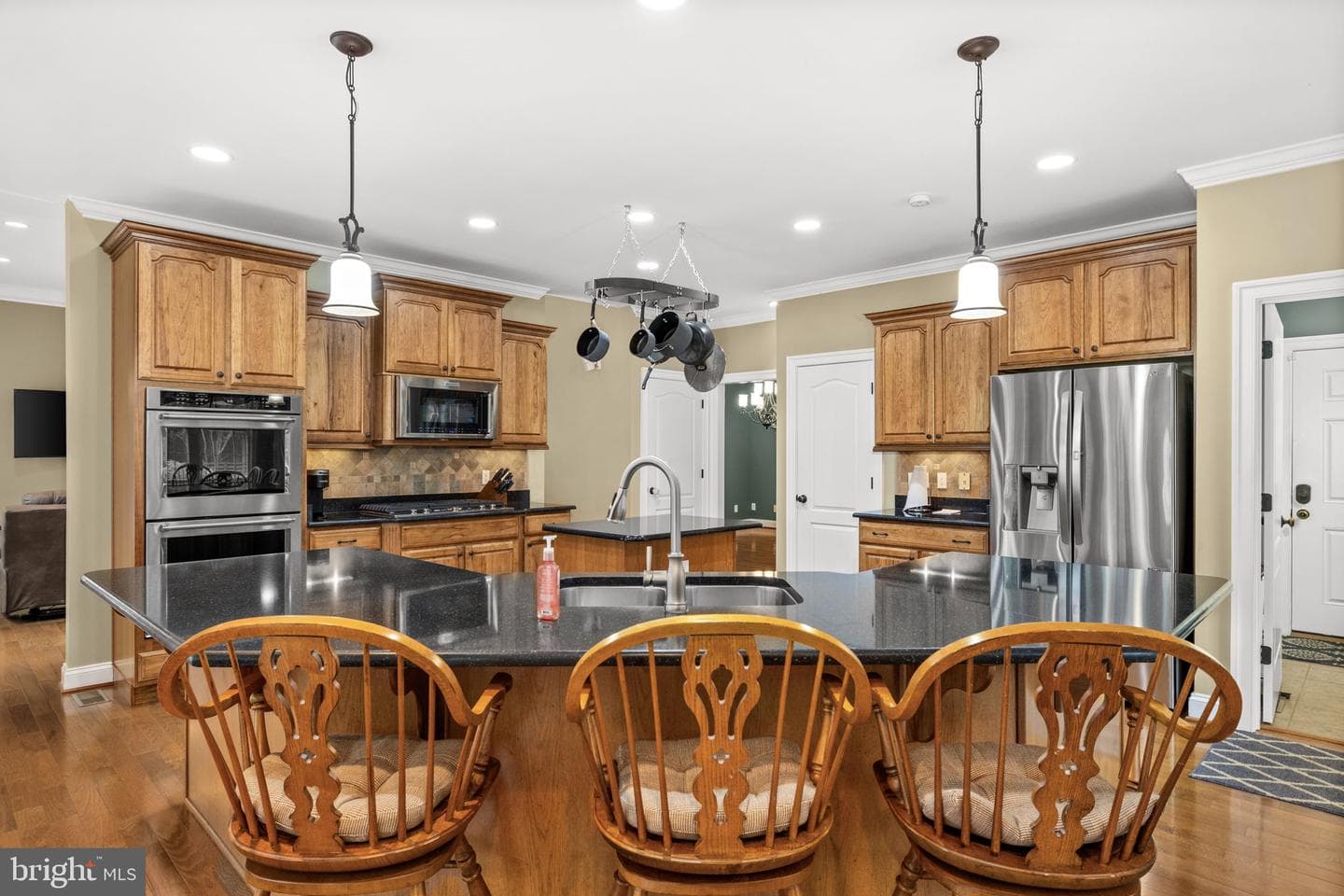 126 Village Dr photo 31