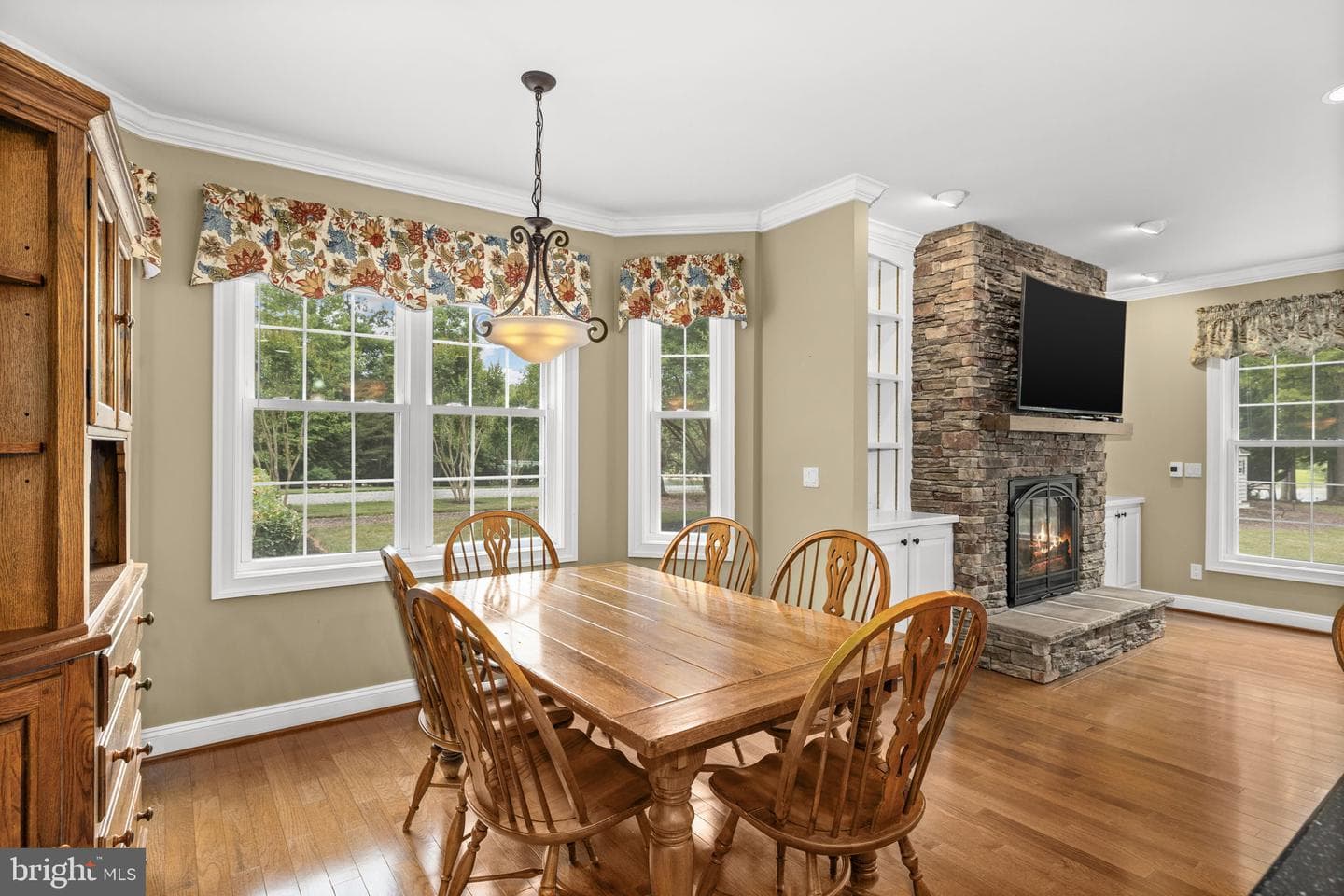 126 Village Dr photo 36