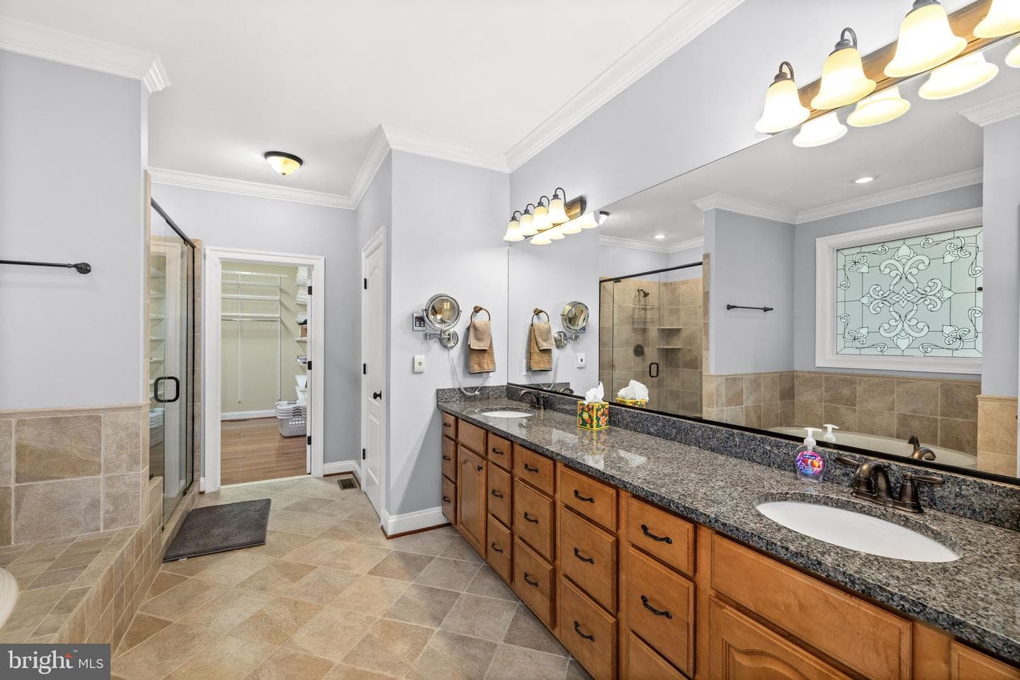 126 Village Dr photo 41