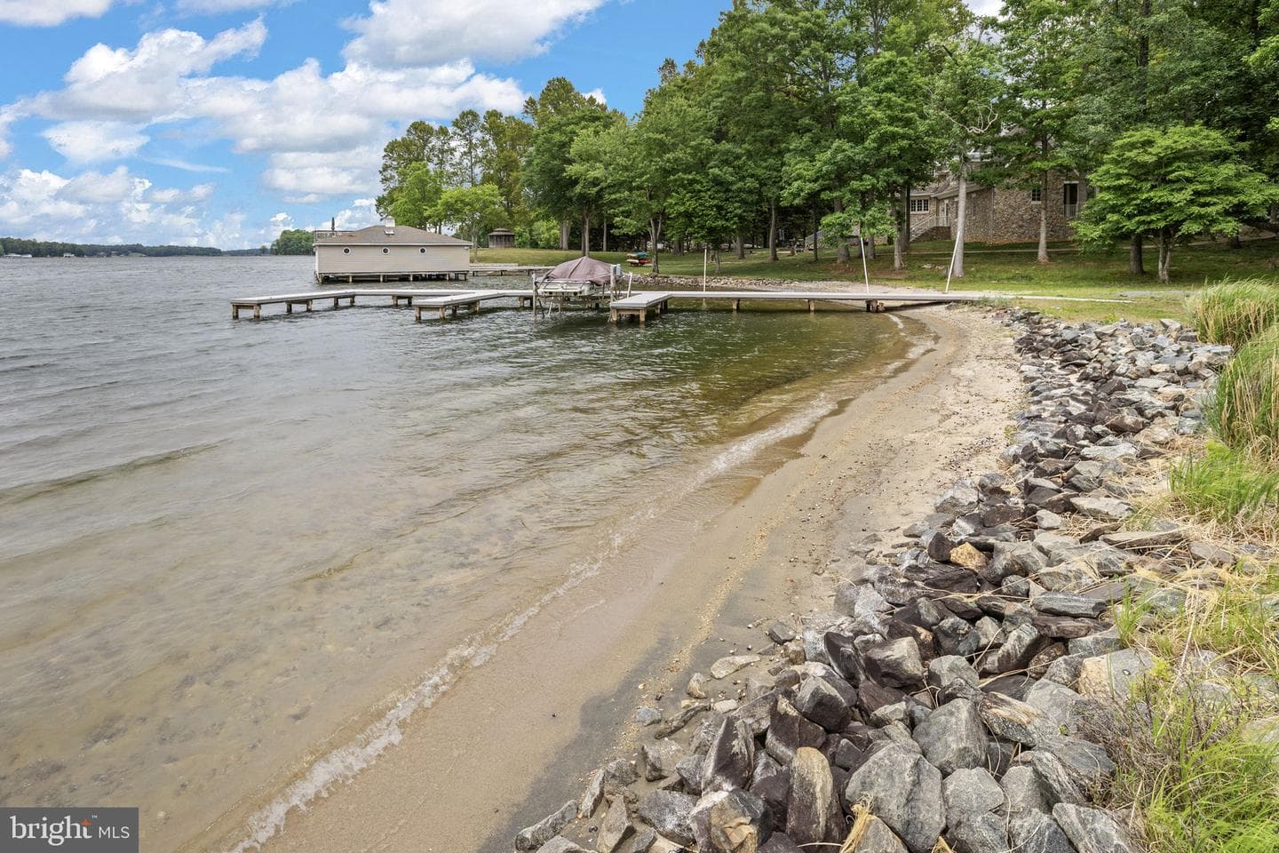126 Village Dr photo 5