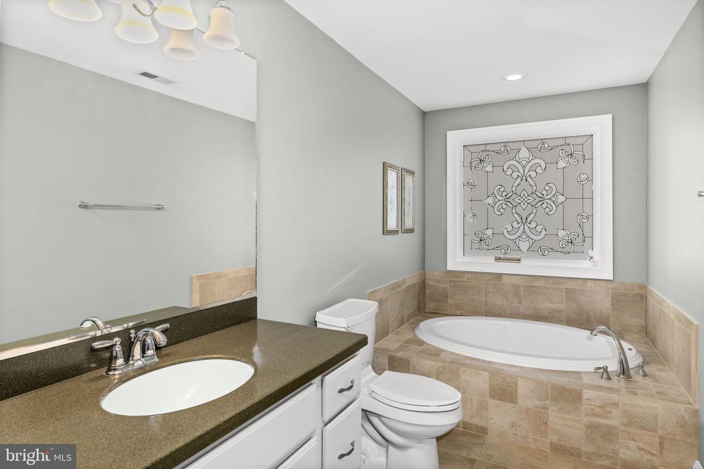 126 Village Dr photo 55